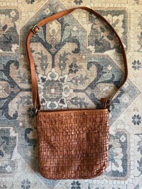 Italian Woven Leather market Crossbody Bag - whiskey brown